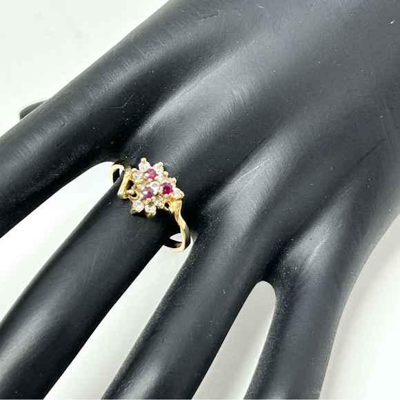10K white topaz and ruby ring, ~ size 8 - Picture 10 of 12